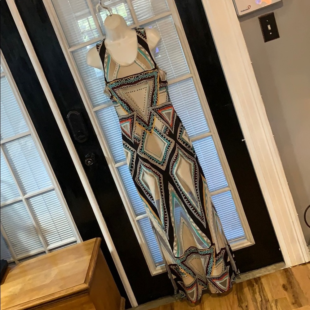 Long sleeveless maxi